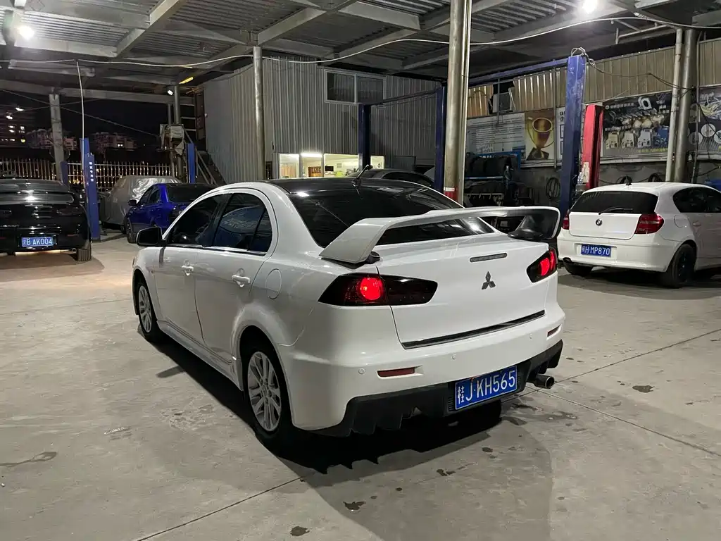 Mitsubishi Lancer EX