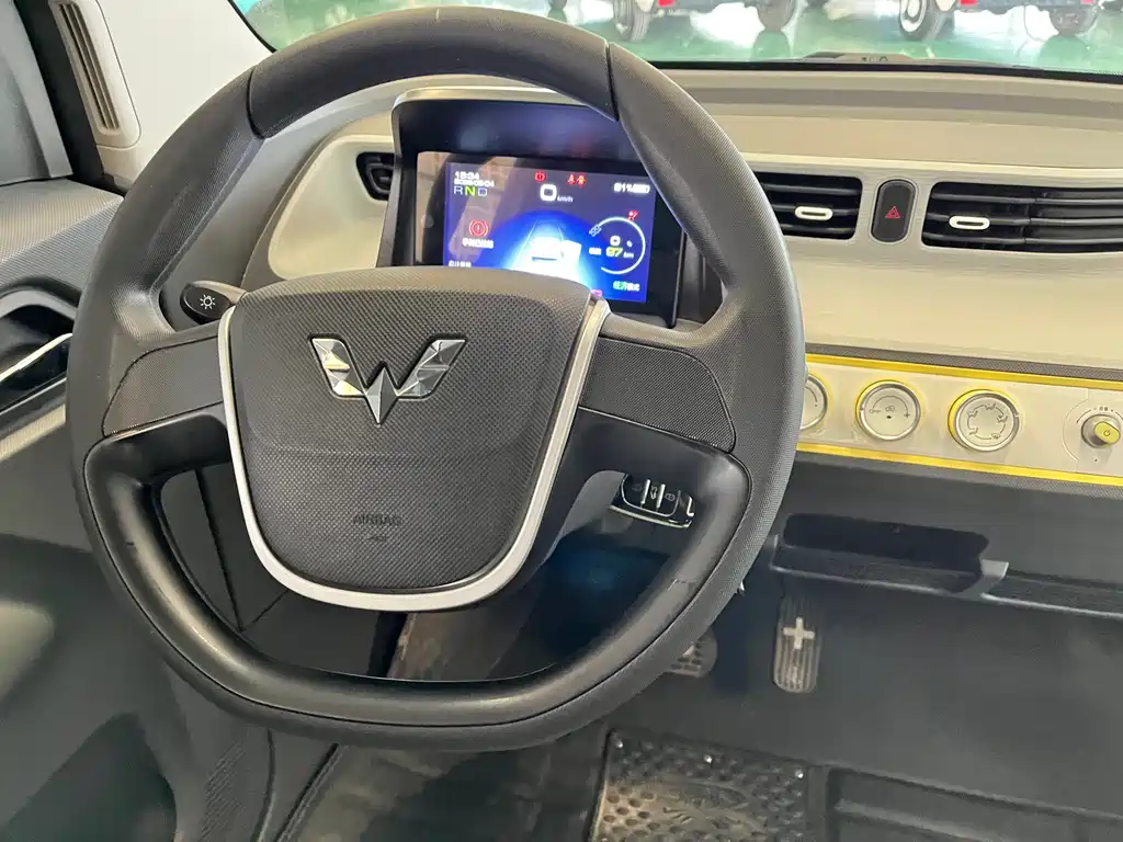 Wuling MINIEV