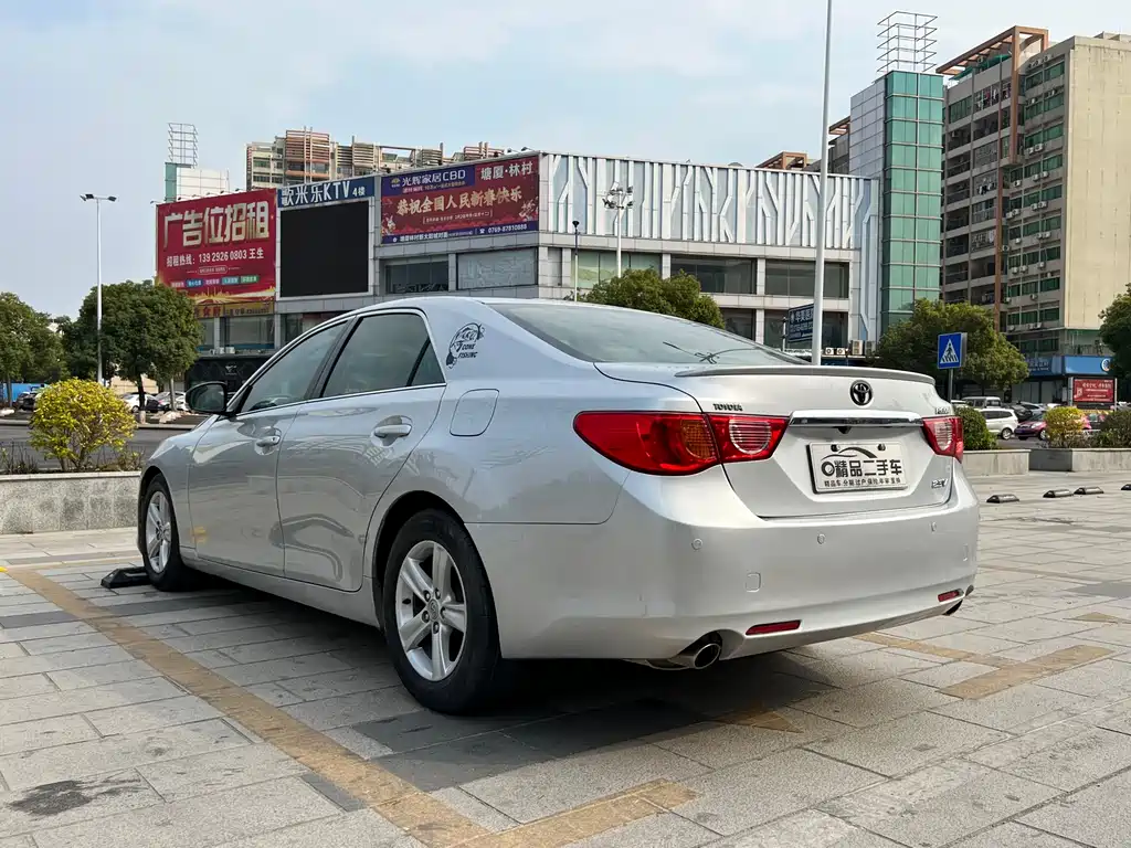 Toyota Reiz