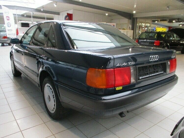 Audi 100