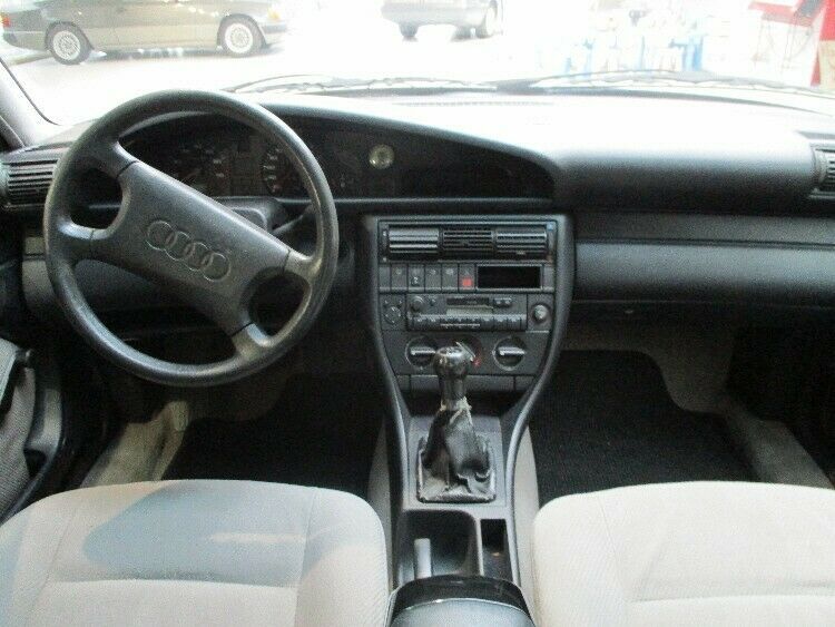 Audi 100