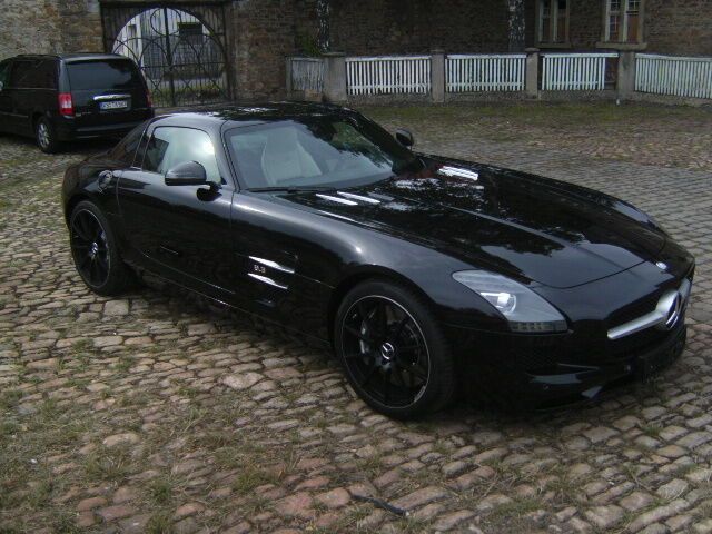 Mercedes-Benz SLS AMG