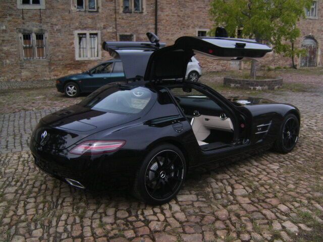 Mercedes-Benz SLS AMG