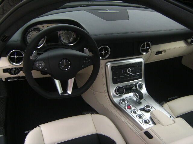 Mercedes-Benz SLS AMG