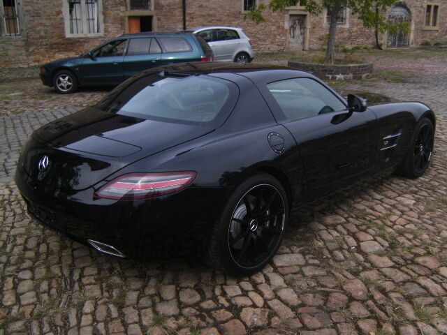Mercedes-Benz SLS AMG