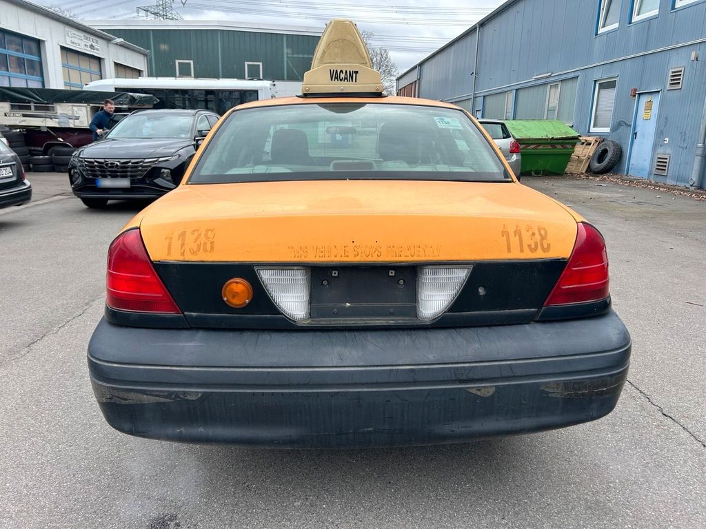 Ford Crown