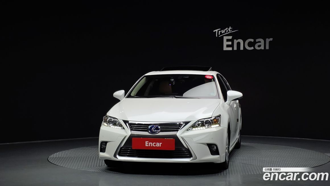 Lexus CT200h