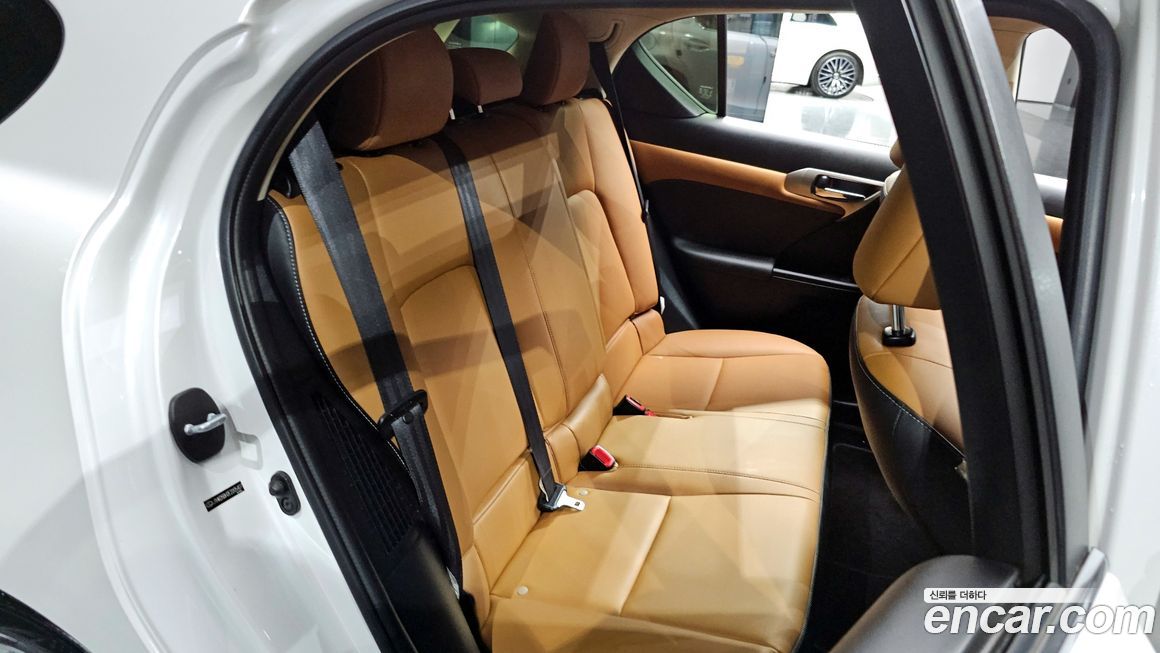 Lexus CT200h