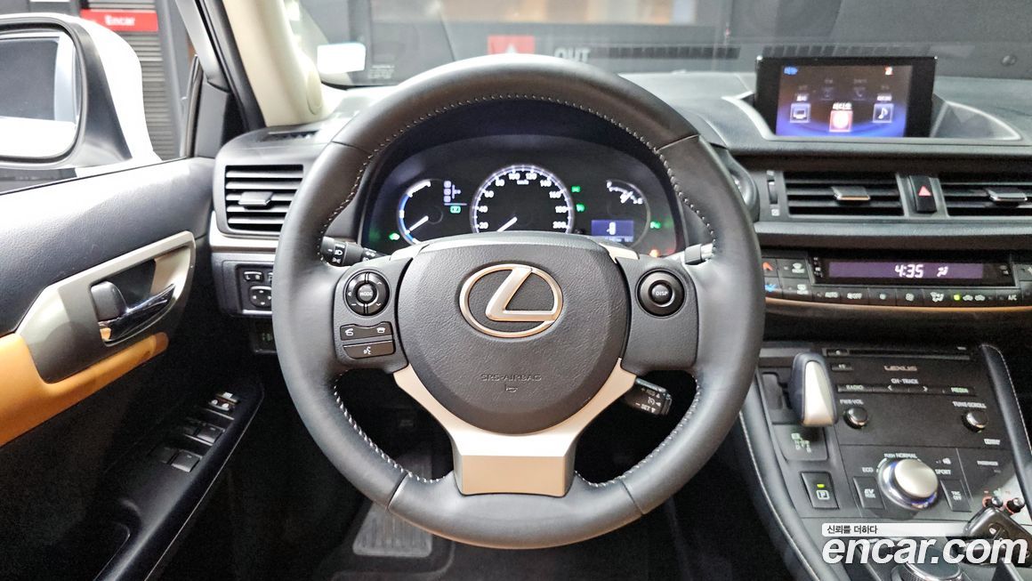 Lexus CT200h