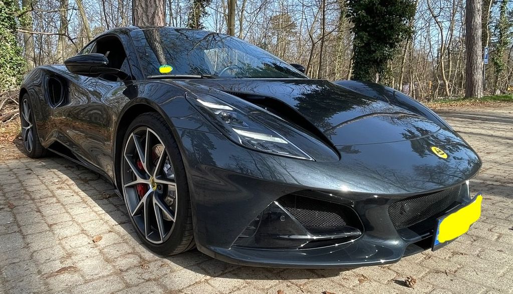 Lotus Emira