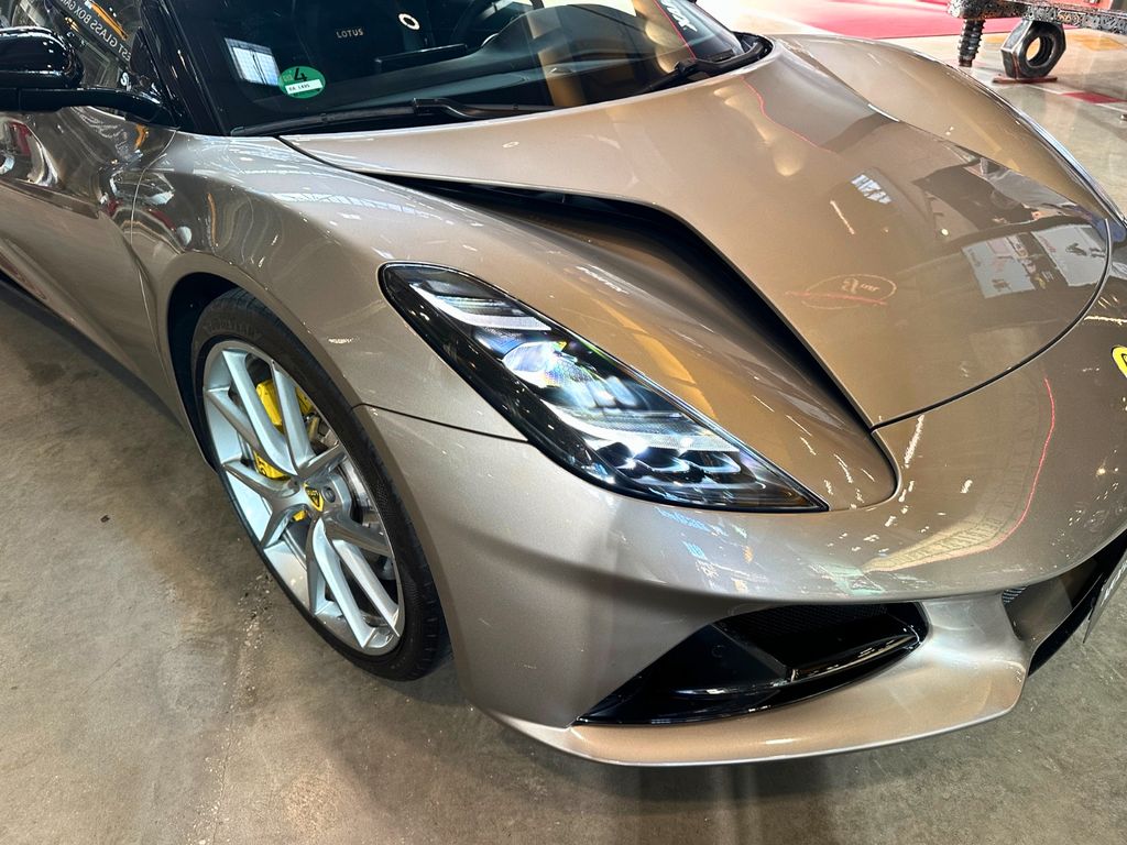 Lotus Emira