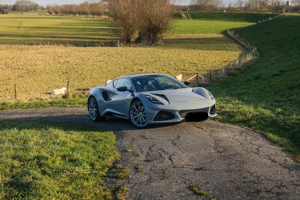 Lotus Emira