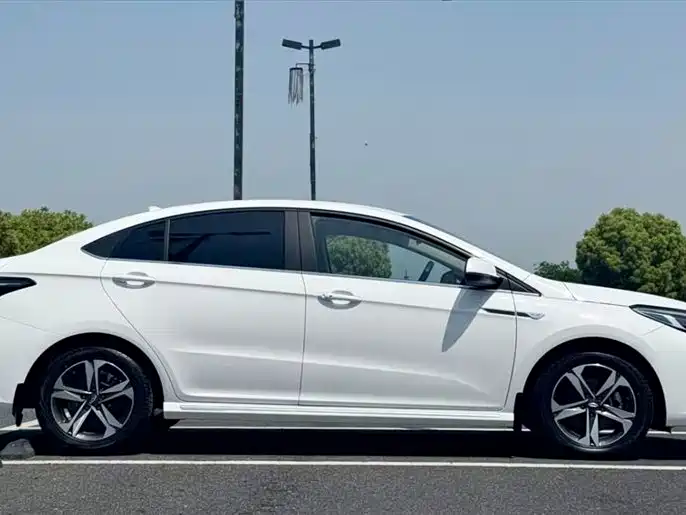 Chery Arrizo 5 PLUS
