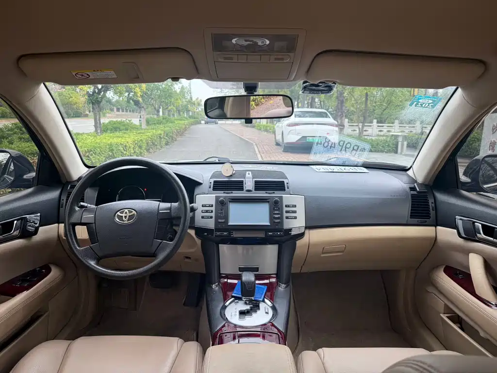 Toyota Reiz