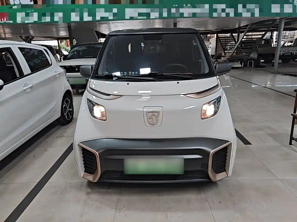 Baojun E200