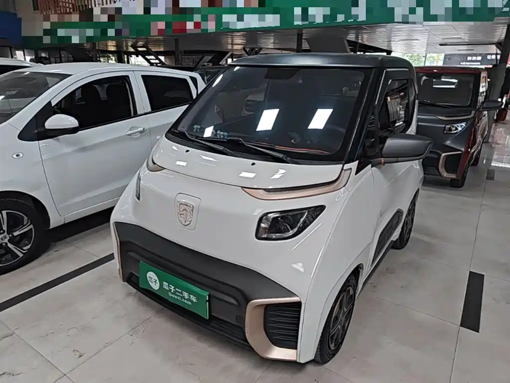Baojun E200