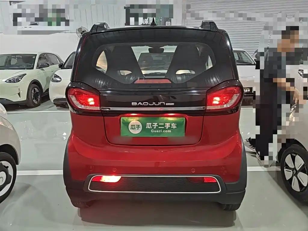 Baojun E100