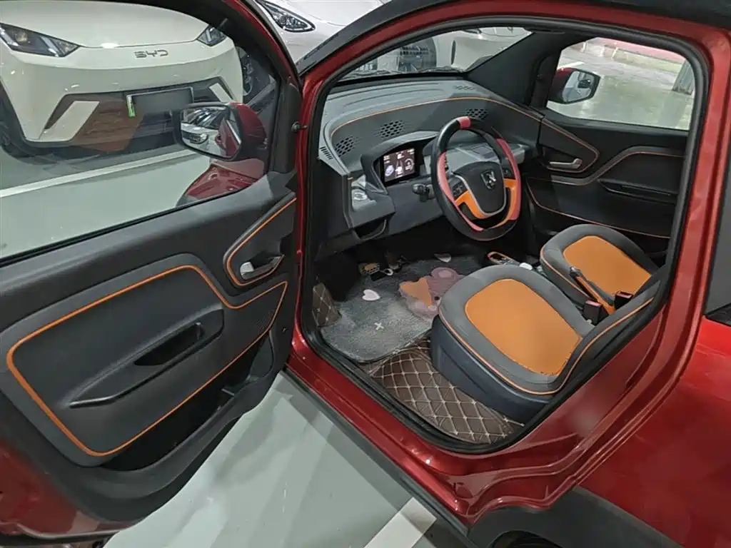 Baojun E100