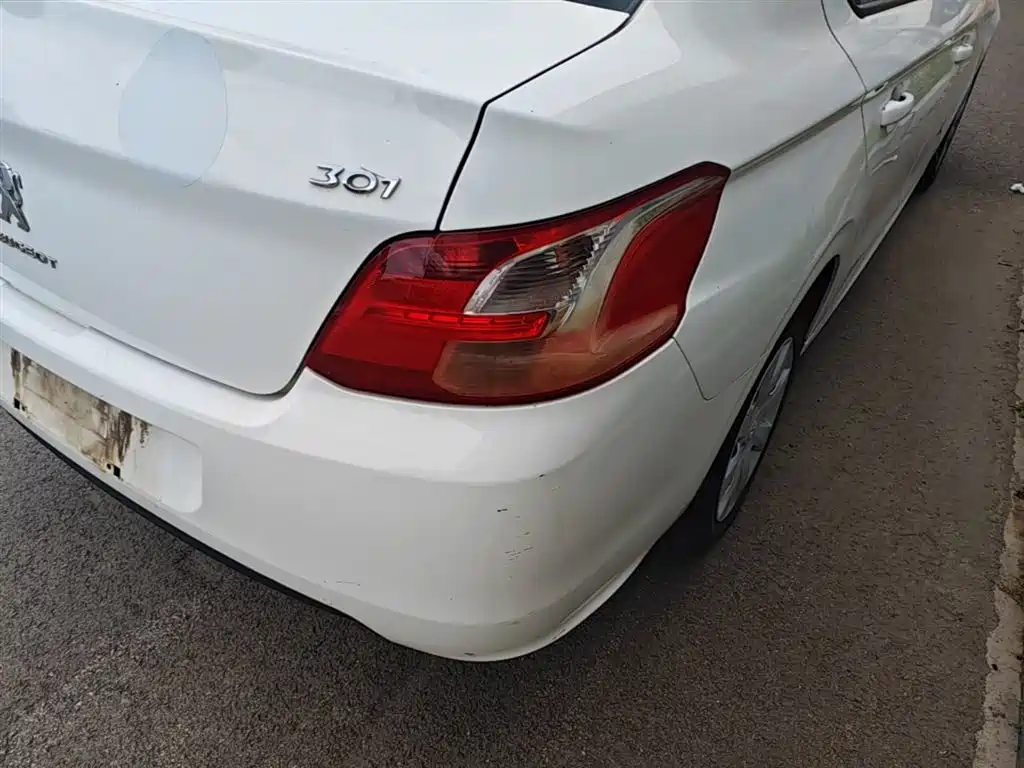 Peugeot 301
