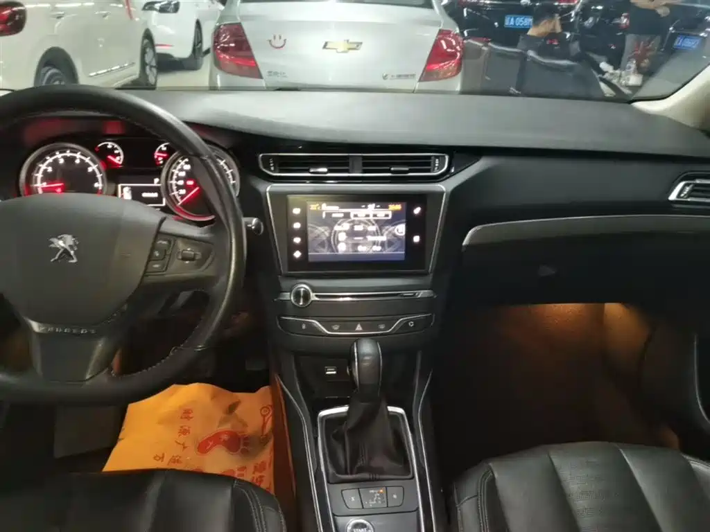 Peugeot 408