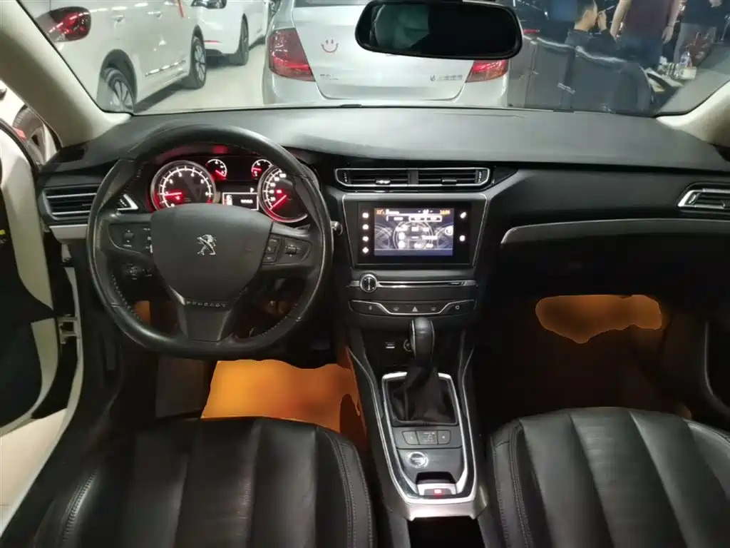 Peugeot 408