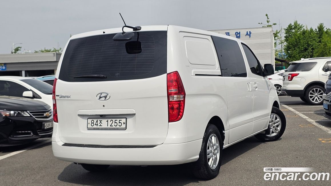 Hyundai Starex