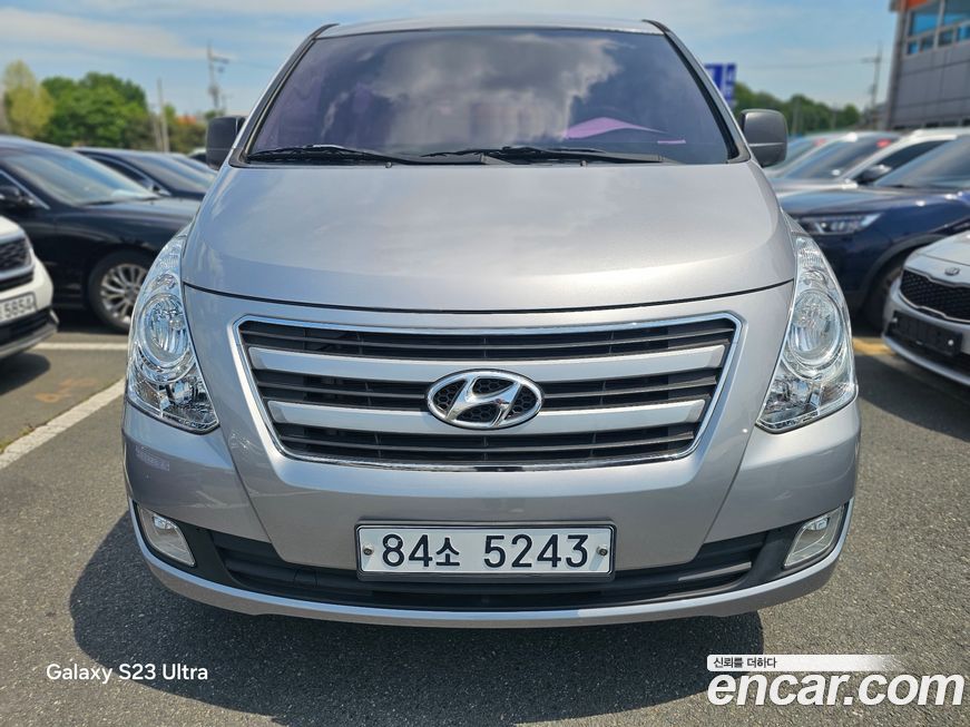 Hyundai Starex