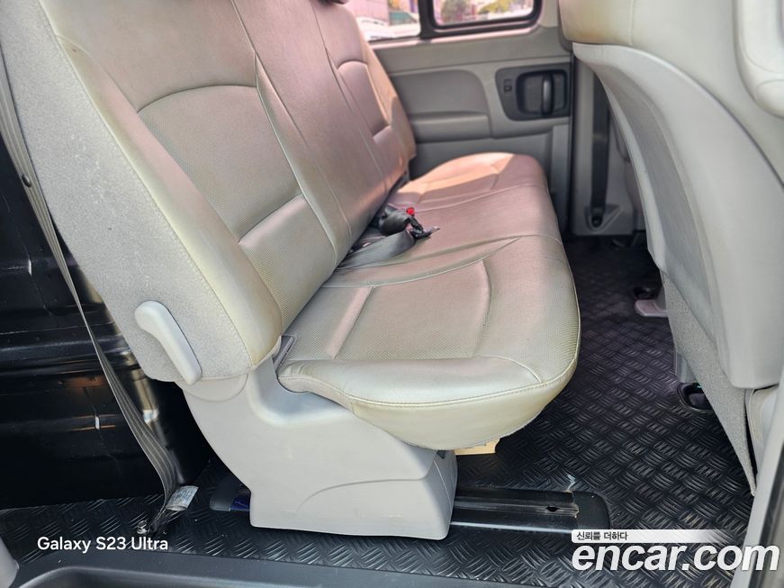 Hyundai Starex
