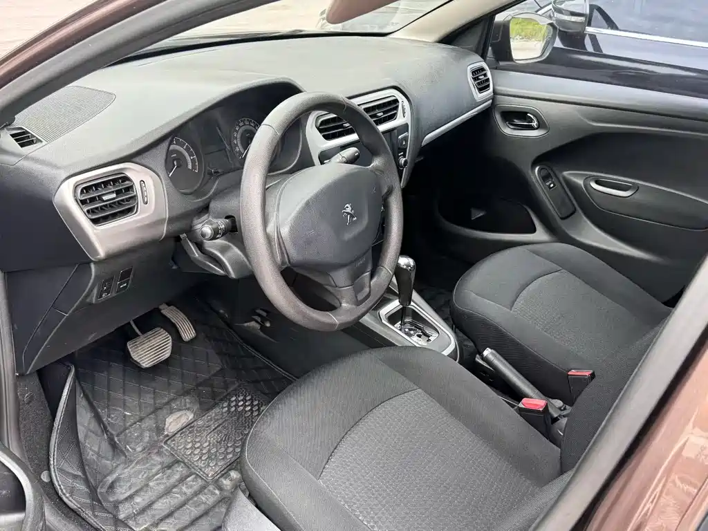 Peugeot 301