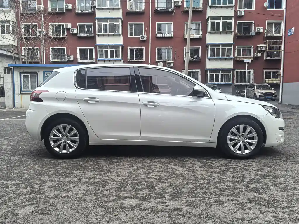 Peugeot 308S