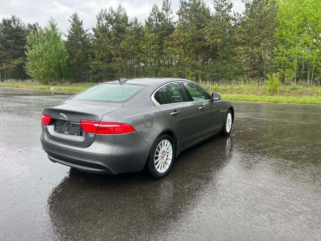 Jaguar XE
