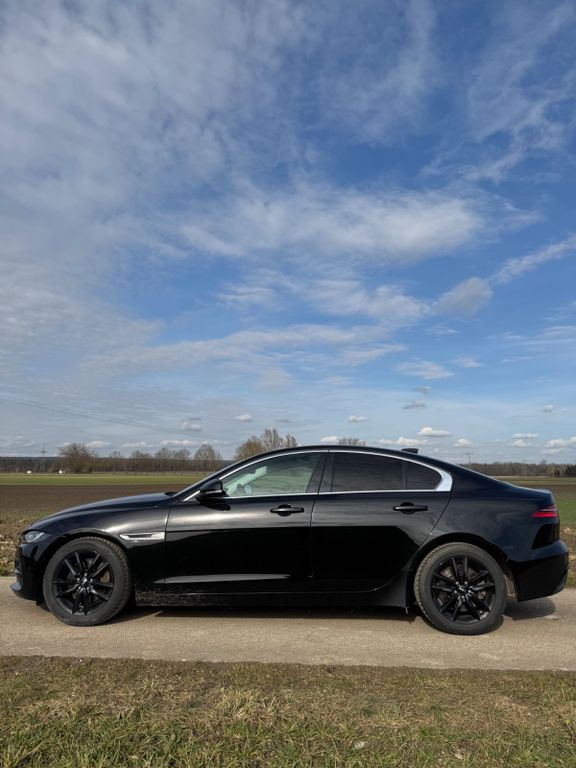 Jaguar XE