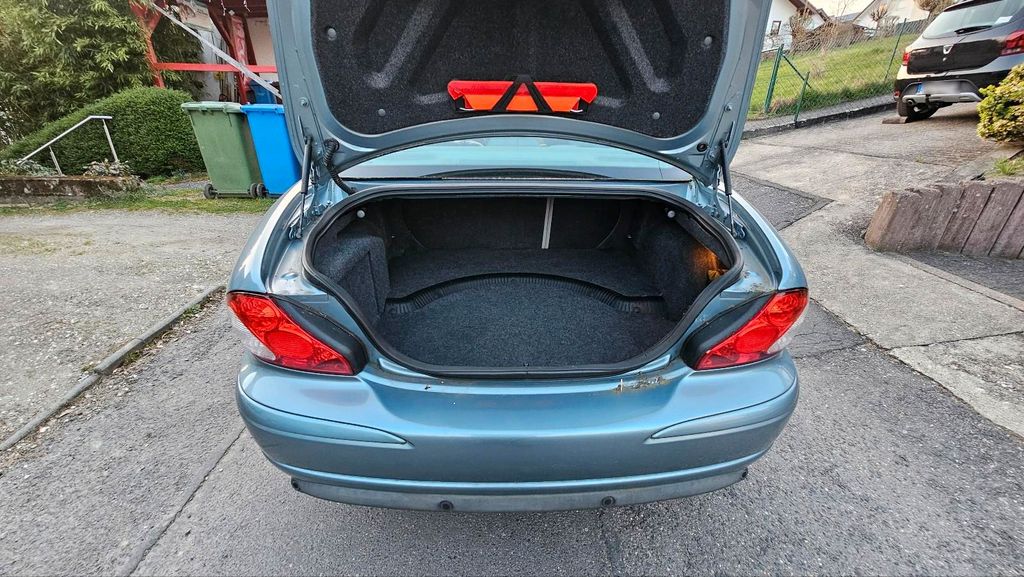 Jaguar X-Type