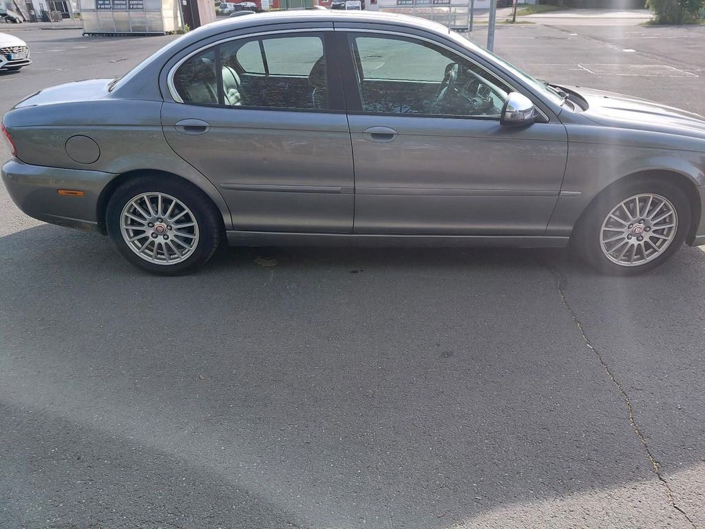 Jaguar X-Type