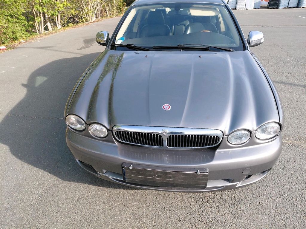 Jaguar X-Type
