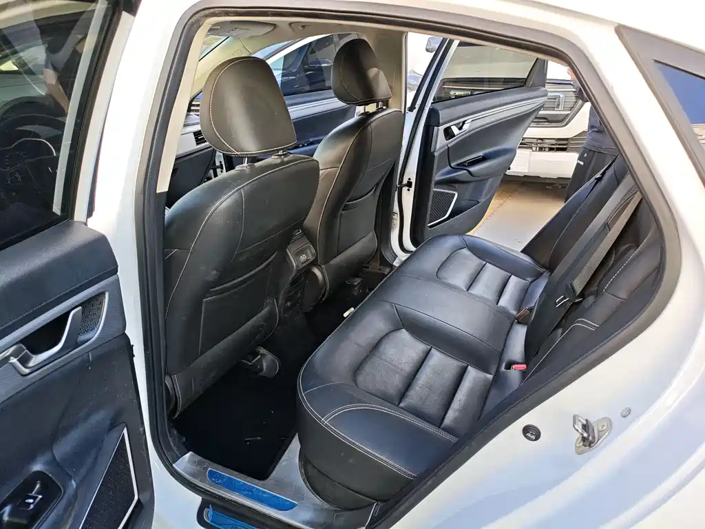 Geely Emgrand GL