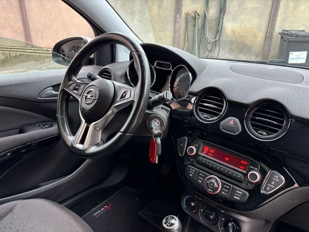 Opel Adam
