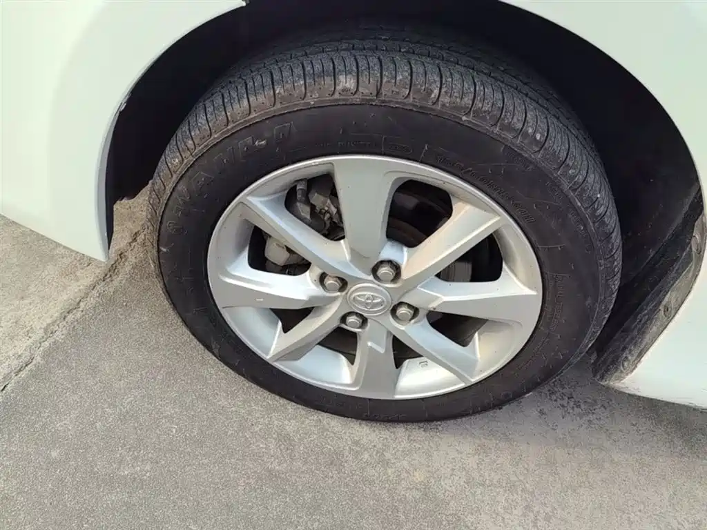 Toyota Yaris L