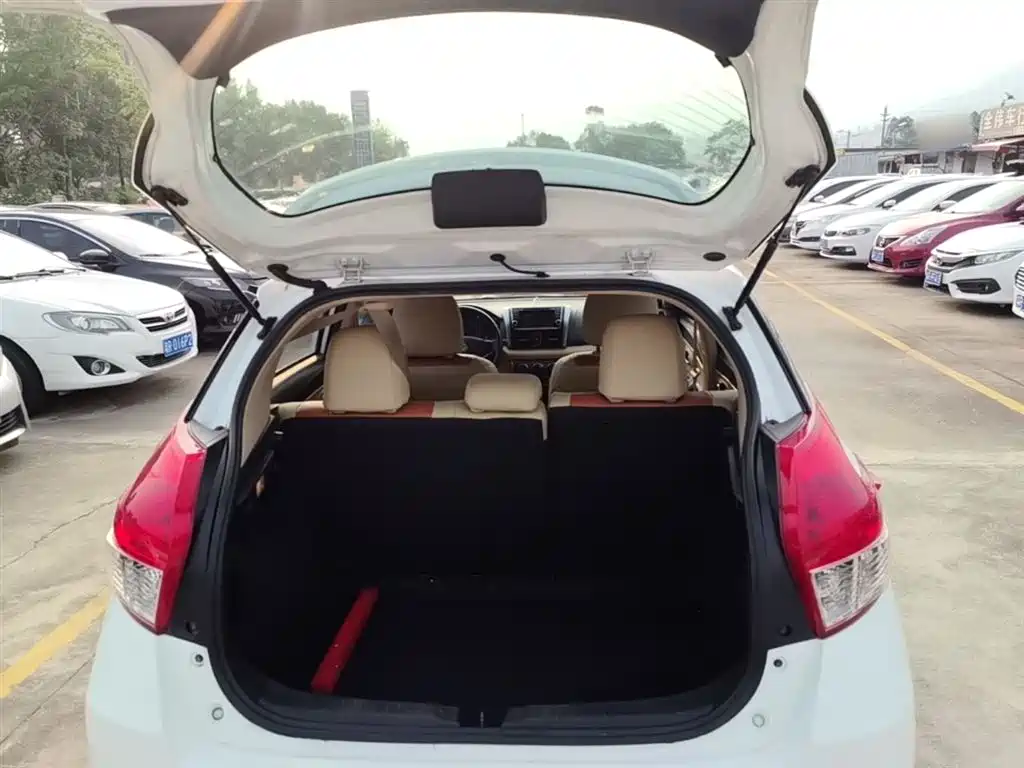 Toyota Yaris L