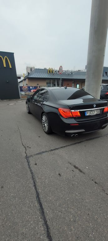 BMW 730