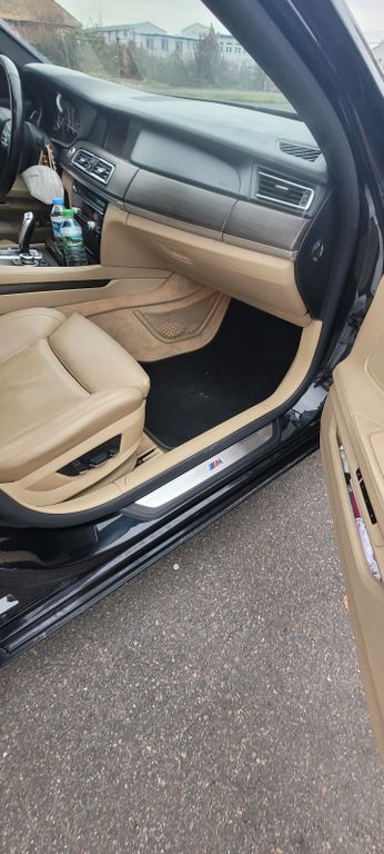 BMW 730