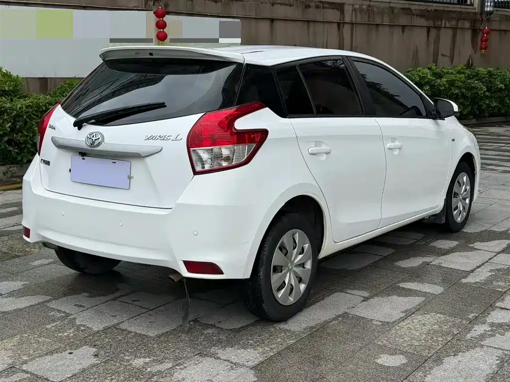 Toyota Yaris L