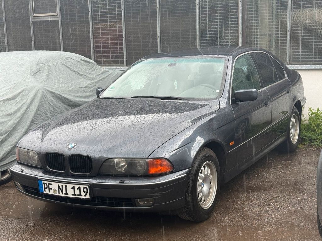 BMW 523