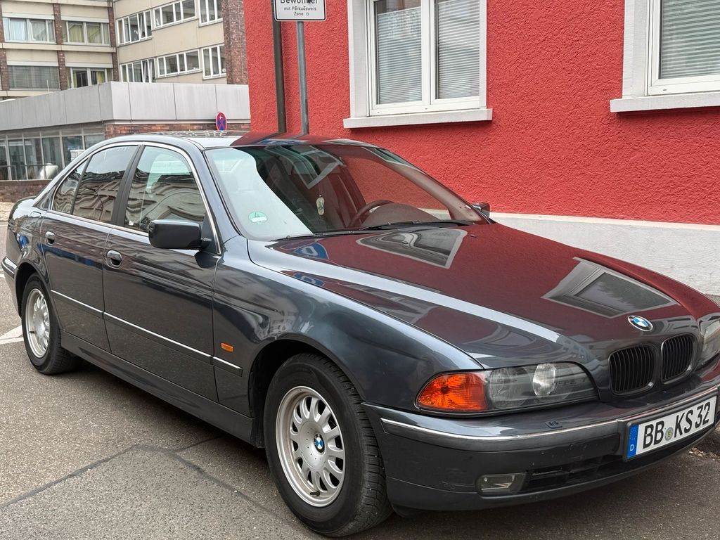 BMW 523