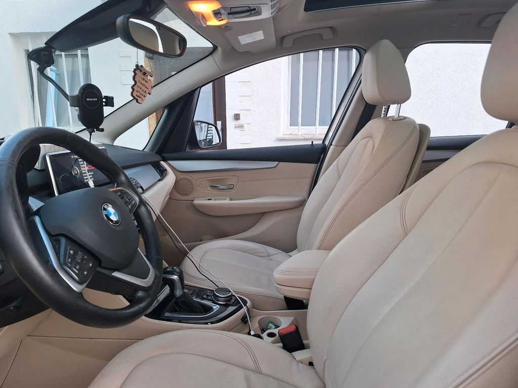 BMW 216