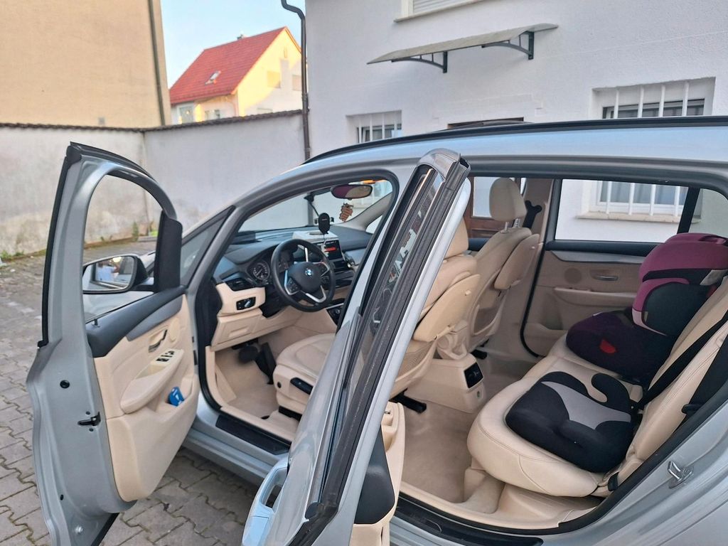 BMW 216