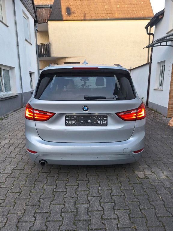 BMW 216