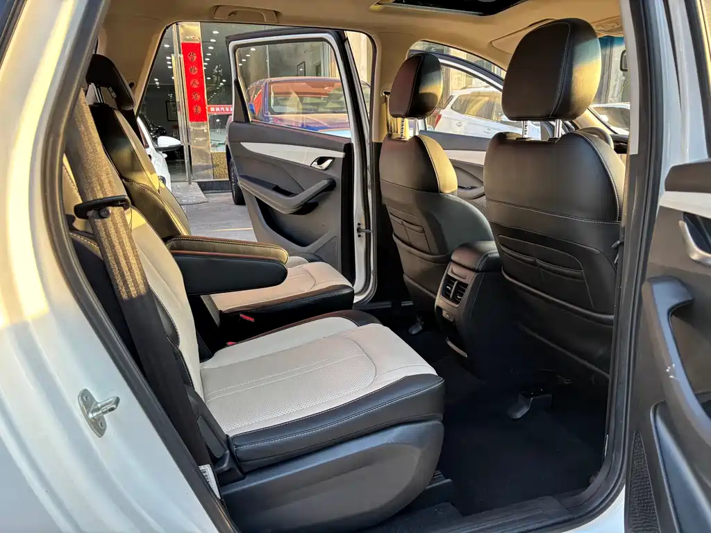Baojun 360