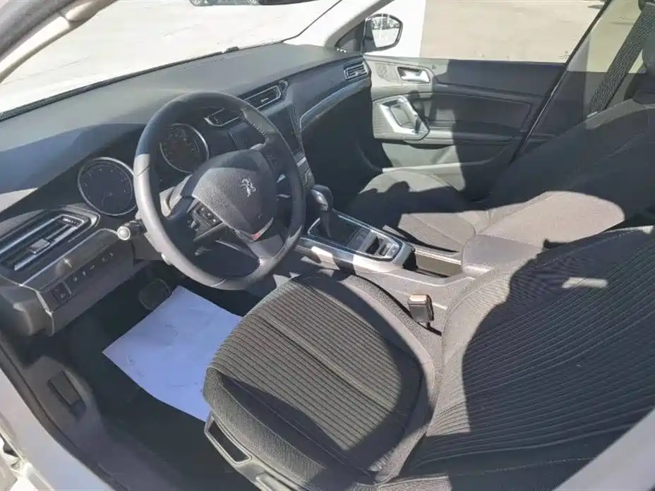 Peugeot 408