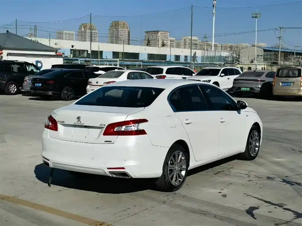 Peugeot 408